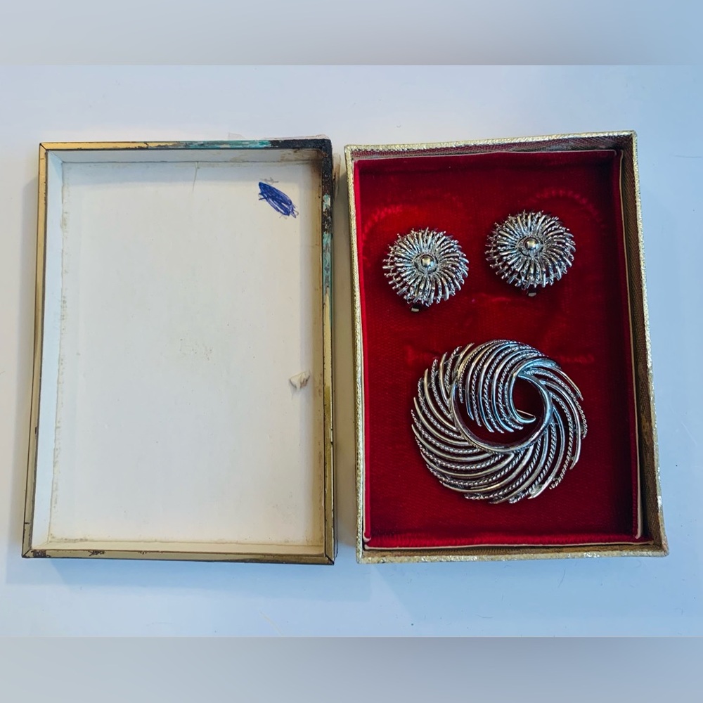 Vintage Lisner Brooch Pin Clip Earrings Set Swirl Modernistic Silver Tone W/Box